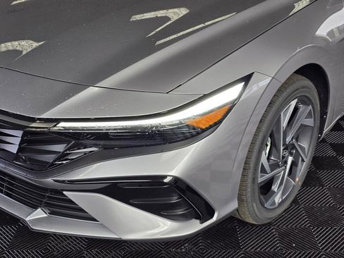 New 2026 Hyundai Elantra Limited image 11
