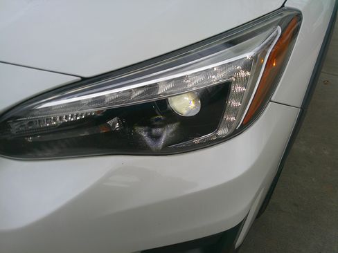 Used 2018 Subaru Crosstrek 2.0i Limited image 6