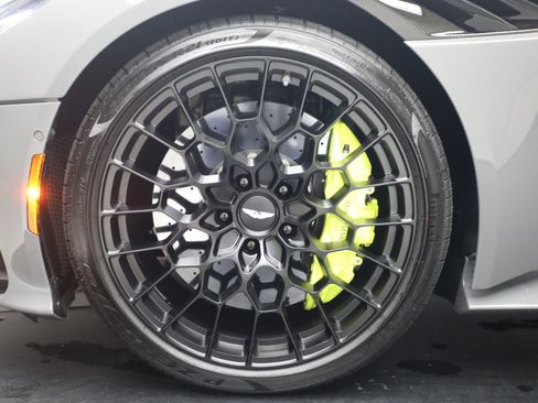 Used 2023 Aston Martin DBS Coupe RWD image 15