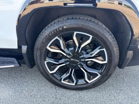 Used 2025 GMC Sierra EV Denali AWD/4WD image 30