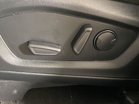 Used 2022 Ford Explorer XLT AWD/4WD image 17