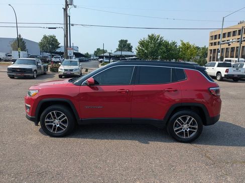 Used 2018 Jeep Compass Latitude w/ Popular Equipment Group AWD/4WD image 9