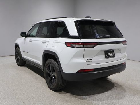 Certified 2023 Jeep Grand Cherokee Altitude AWD/4WD image 6
