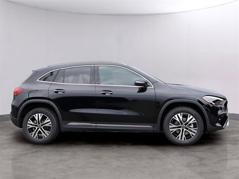 Used 2025 Mercedes-Benz GLA 250 4MATIC image 4