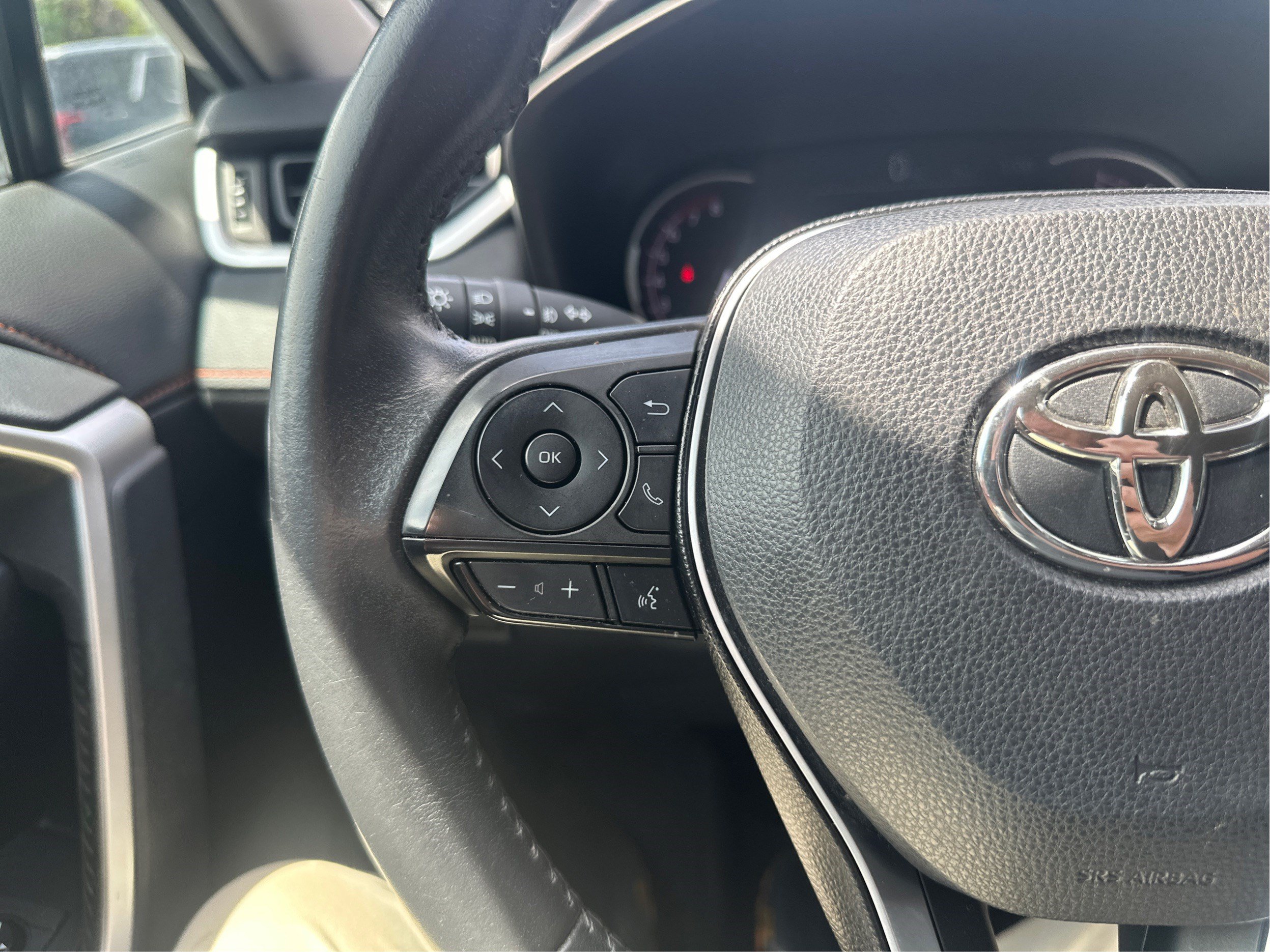 Used 2020 Toyota RAV4 Adventure AWD/4WD image 32