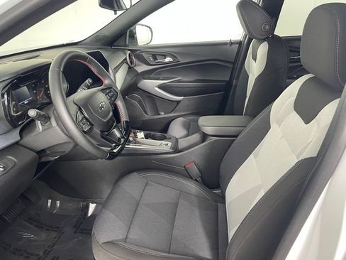 Used 2025 Chevrolet Trax RS w/ Driver Confidence Package FWD image 3