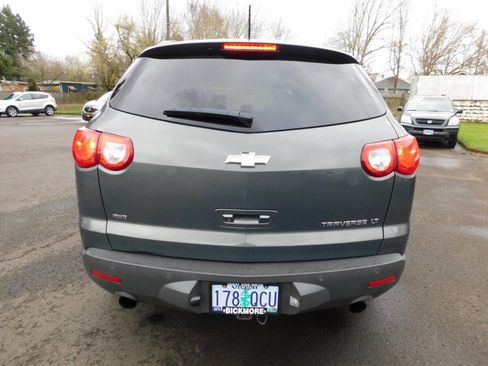 Used 2010 Chevrolet Traverse LT w/ LT Special Edition Package image 20