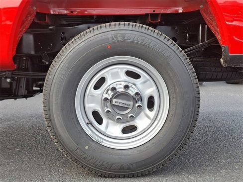 New 2026 Ford F250 XL w/ FX4 Off-Road Package image 5