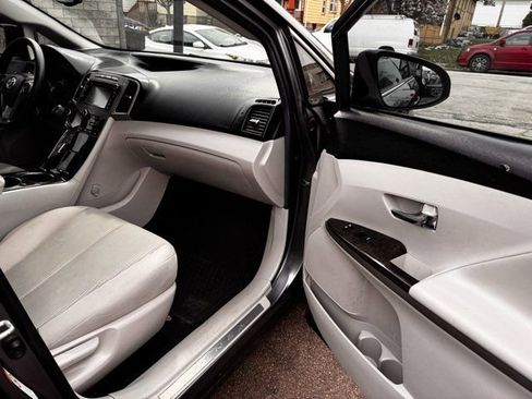 Used 2014 Toyota Venza LE image 26