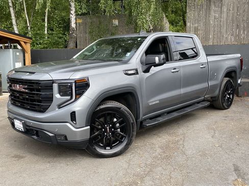 Used 2025 GMC Sierra 1500 Elevation w/ Elevation Premium Package AWD/4WD image 1