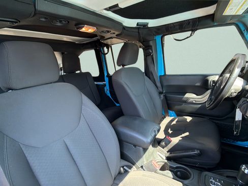 Used 2018 Jeep Wrangler Unlimited Sport S AWD/4WD image 33