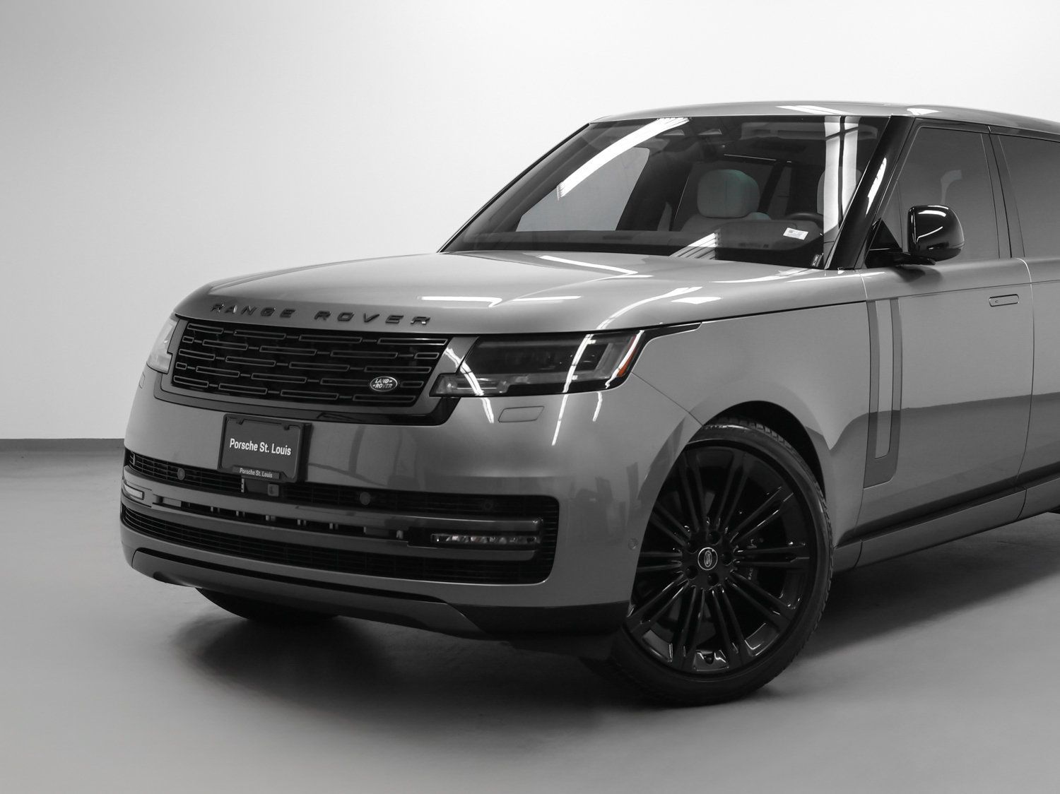 Used 2023 Land Rover Range Rover Long Wheelbase SE AWD/4WD image 7