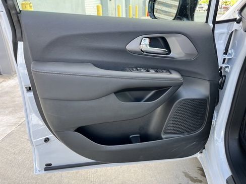 New 2026 Chrysler Voyager LX image 16