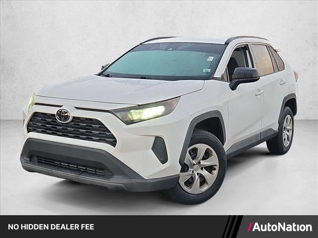 Used 2020 Toyota RAV4 LE FWD image 1