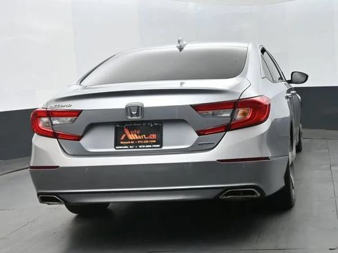 Used 2018 Honda Accord Touring image 8