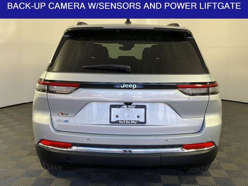 Used 2023 Jeep Grand Cherokee 4WD 4xe image 4