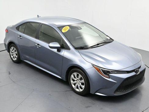 Used 2022 Toyota Corolla LE FWD image 33