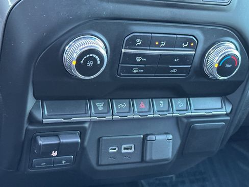 Used 2022 GMC Sierra 3500 Pro w/ Convenience Package image 21