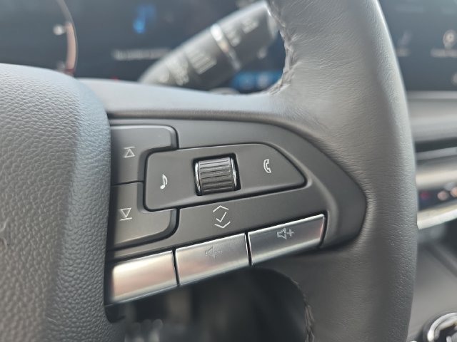 Certified 2024 Cadillac XT4 Luxury w/ Cold Weather Package AWD/4WD image 18
