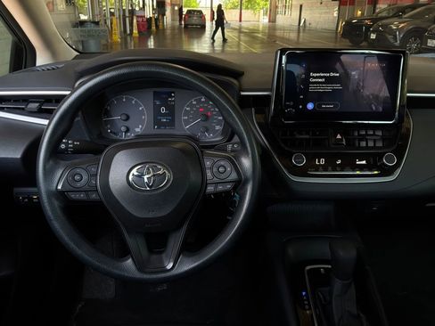Used 2025 Toyota Corolla LE FWD image 13