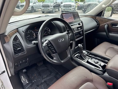 Used 2024 INFINITI QX80 Premium Select w/ Cargo Package AWD/4WD image 2