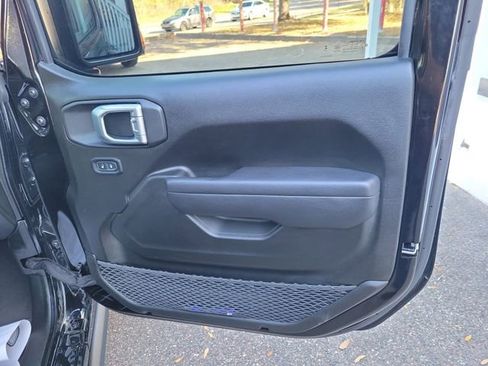 Used 2025 Jeep Gladiator Sport image 34