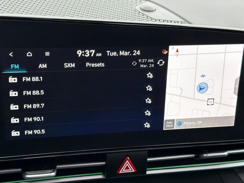 Used 2025 Hyundai Elantra SEL FWD image 16