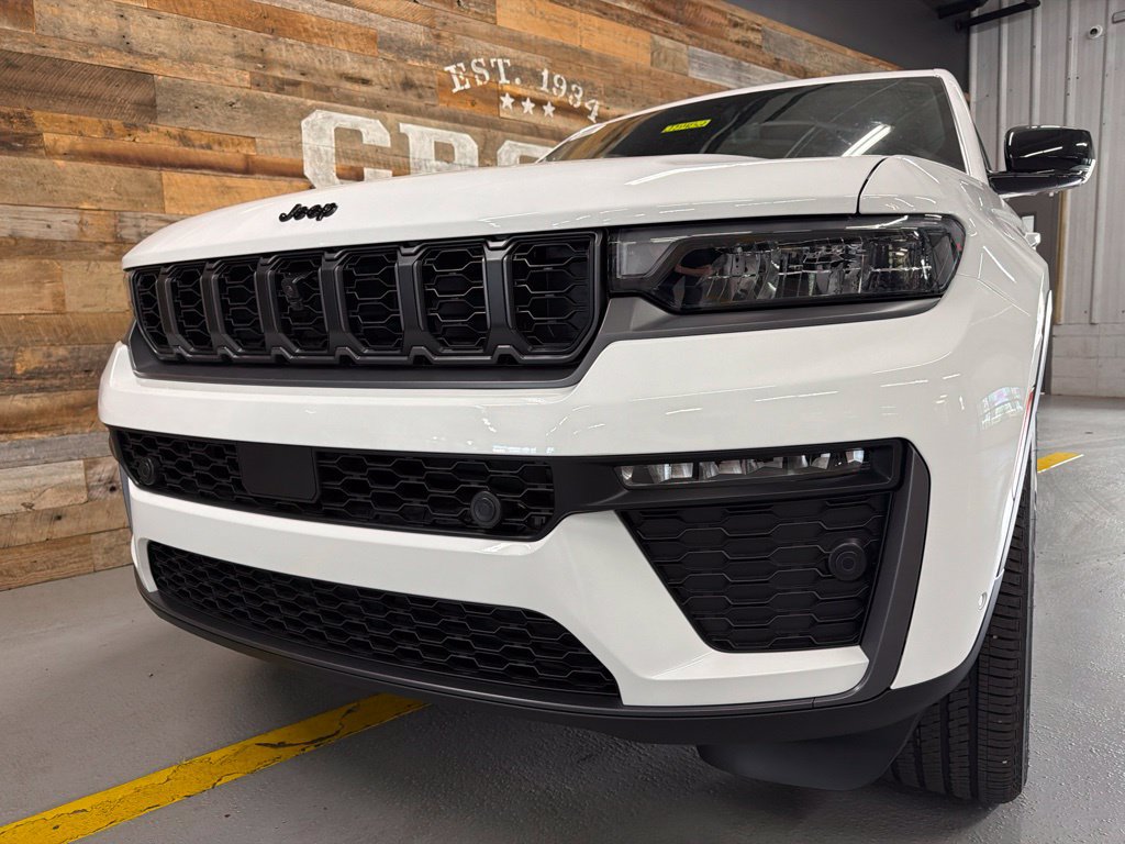 New 2026 Jeep Grand Cherokee Limited AWD/4WD image 9