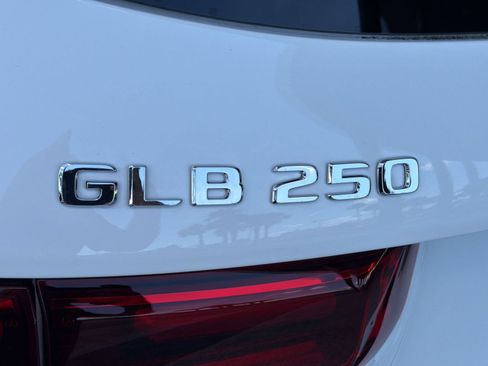 Used 2026 Mercedes-Benz GLB 250 image 31