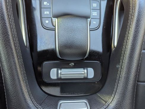 Used 2023 Mercedes-Benz GLS 450 4MATIC image 28