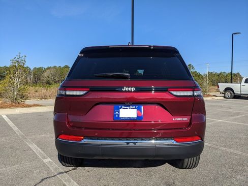 New 2025 Jeep Grand Cherokee Laredo image 18