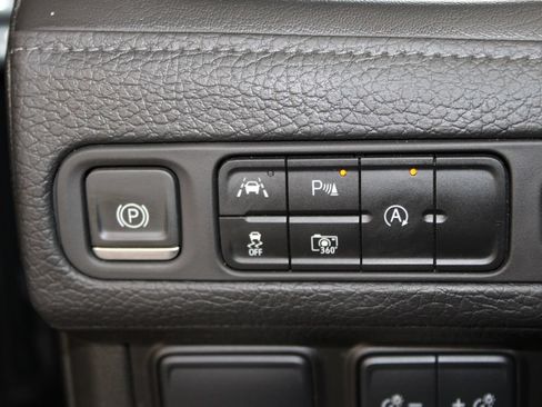 Used 2024 GMC Yukon XL Denali RWD image 47