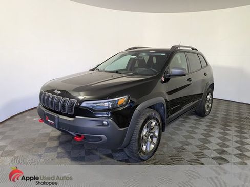 Used 2019 Jeep Cherokee Trailhawk w/ Cold Weather Group AWD/4WD image 3