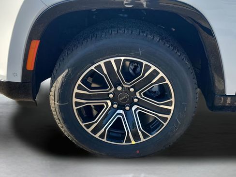 New 2026 Jeep Grand Wagoneer w/ Premium Group I image 17