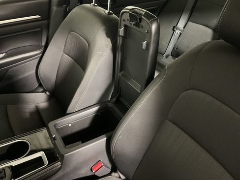 Used 2023 Nissan Altima 2.5 SV FWD image 29