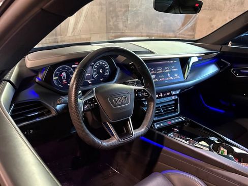 Used 2023 Audi e-tron GT Prestige AWD/4WD image 4