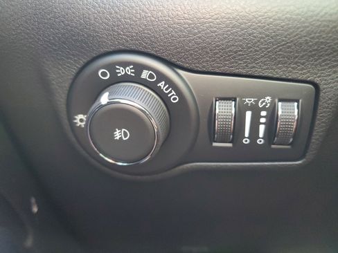 New 2026 Jeep Compass Latitude image 18