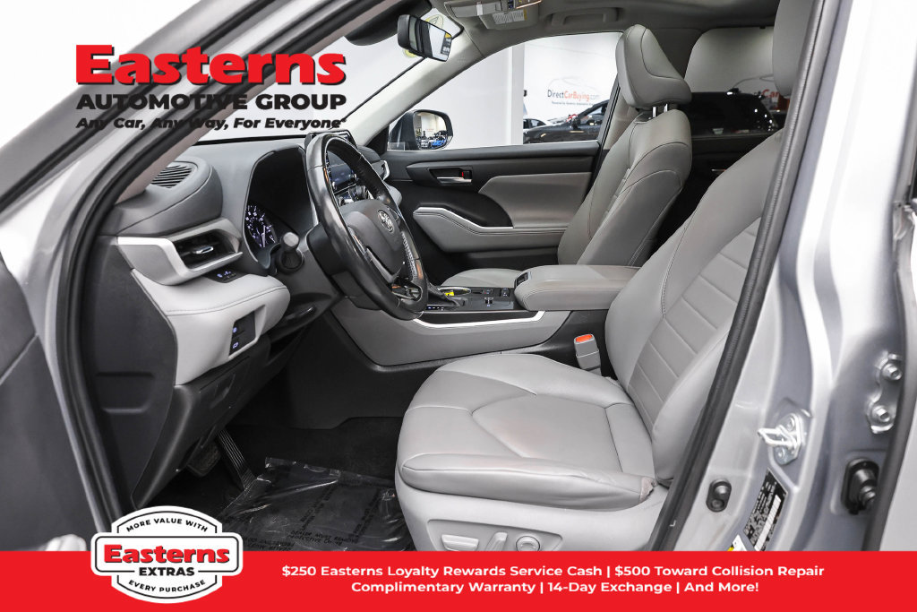 Used 2021 Toyota Highlander XLE FWD image 15