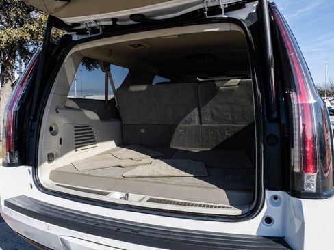 Used 2020 Cadillac Escalade ESV Premium Luxury image 56