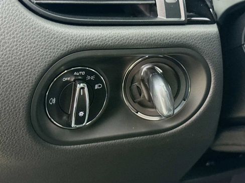 New 2025 Porsche Macan image 11