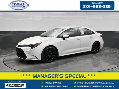 Used 2025 Toyota Corolla LE FWD image 1