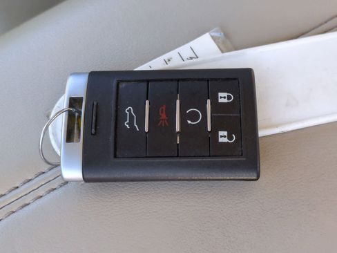 Used 2013 Cadillac XTS Premium image 36