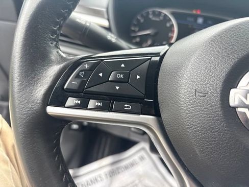 Used 2023 Nissan Altima 2.5 SV w/ SV Premium Package FWD image 32