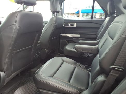 Certified 2023 Ford Explorer XLT w/ Equipment Group 202A AWD/4WD image 11