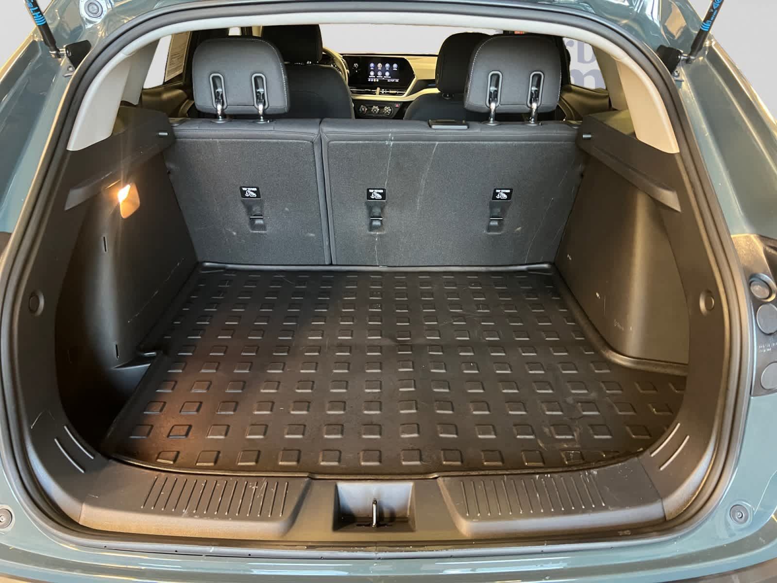 Used 2025 Chevrolet Trax LS FWD image 7