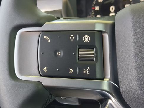 Used 2025 Land Rover Discovery Dynamic SE AWD/4WD image 26