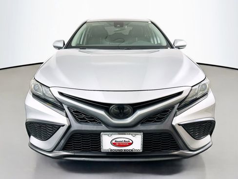 Certified 2022 Toyota Camry SE FWD image 2