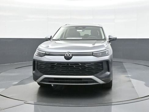 New 2026 Volkswagen Tiguan SE image 2