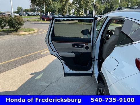 Used 2018 Honda CR-V Touring image 15