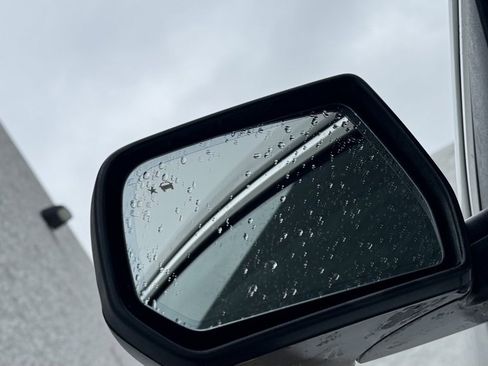 Used 2019 GMC Acadia SLT w/ LPO, Black Accent Package image 5